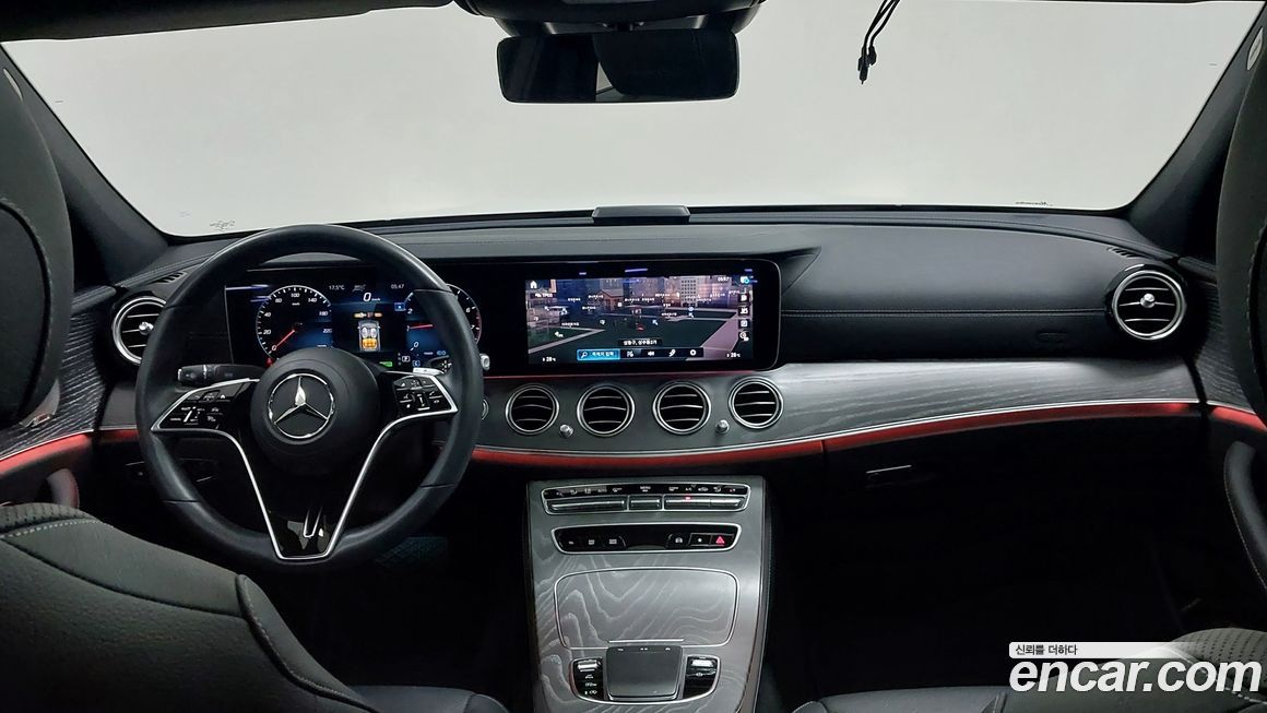 Mercedes-Benz E-Class 2022