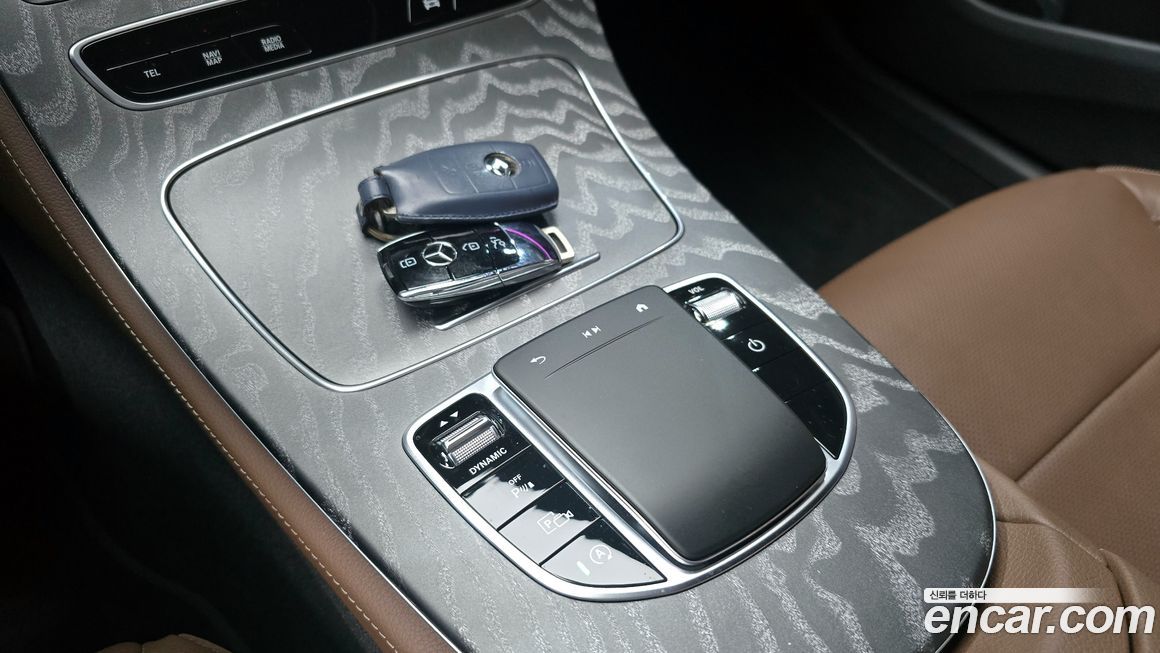 Mercedes-Benz E-Class 2022