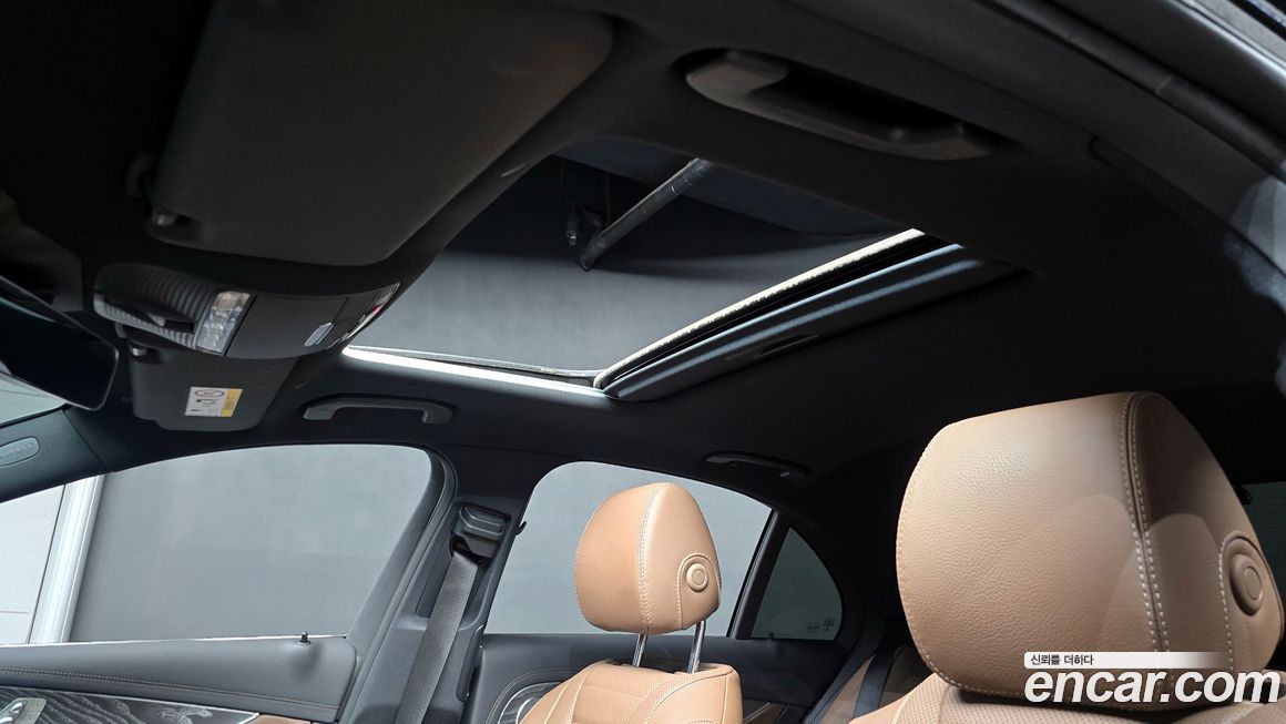 Mercedes-Benz E-Class 2022