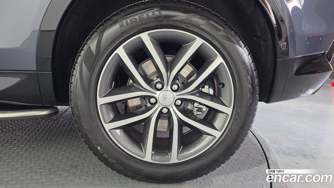 Land Rover Discovery Sport 2025