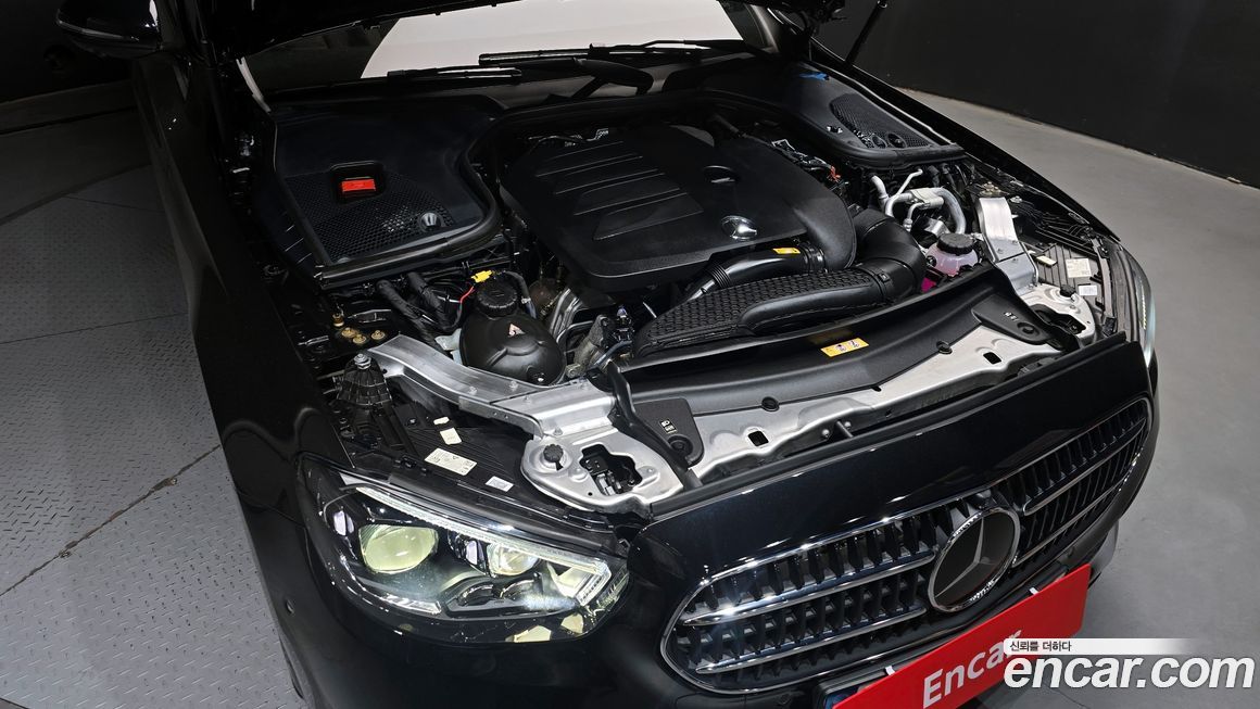 Mercedes-Benz E-Class 2022