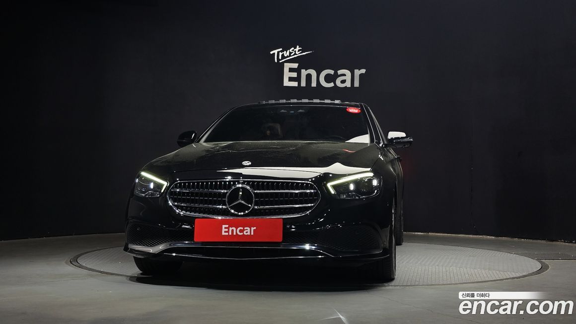 Mercedes-Benz E-Class 2022