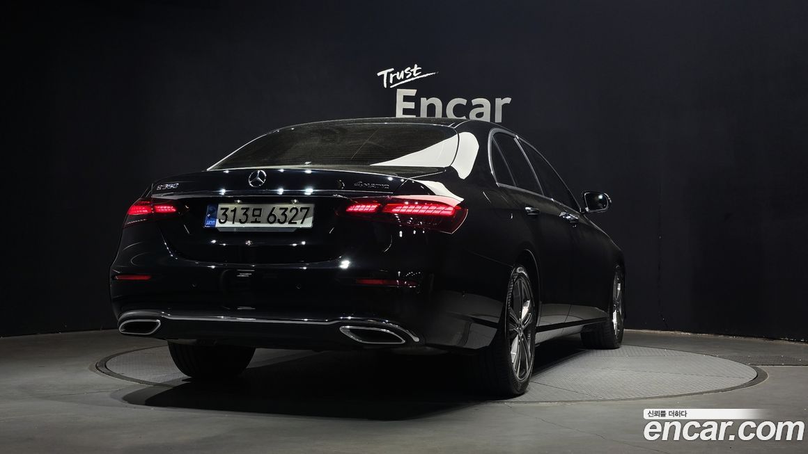 Mercedes-Benz E-Class 2022