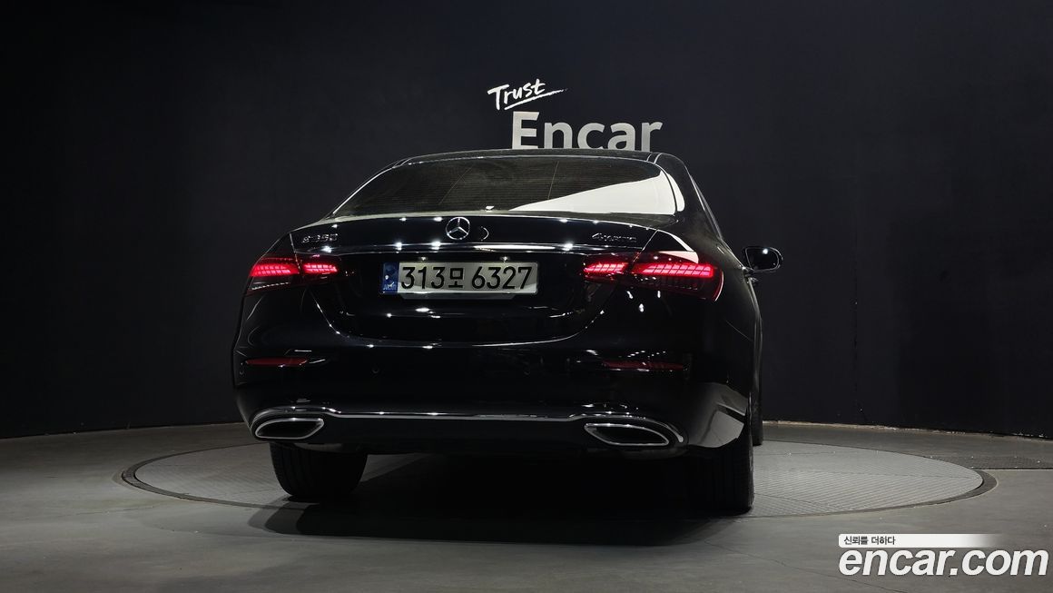 Mercedes-Benz E-Class 2022