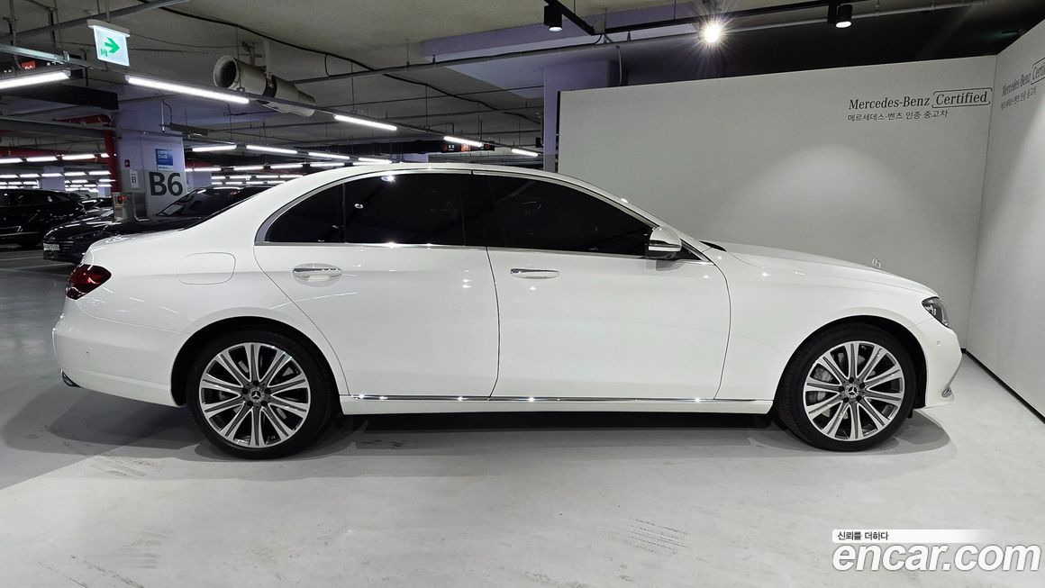 Mercedes-Benz E-Class 2022