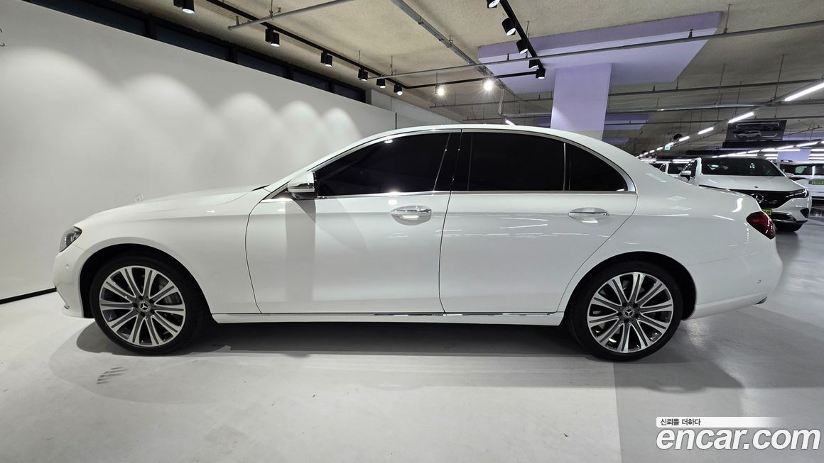 Mercedes-Benz E-Class 2022