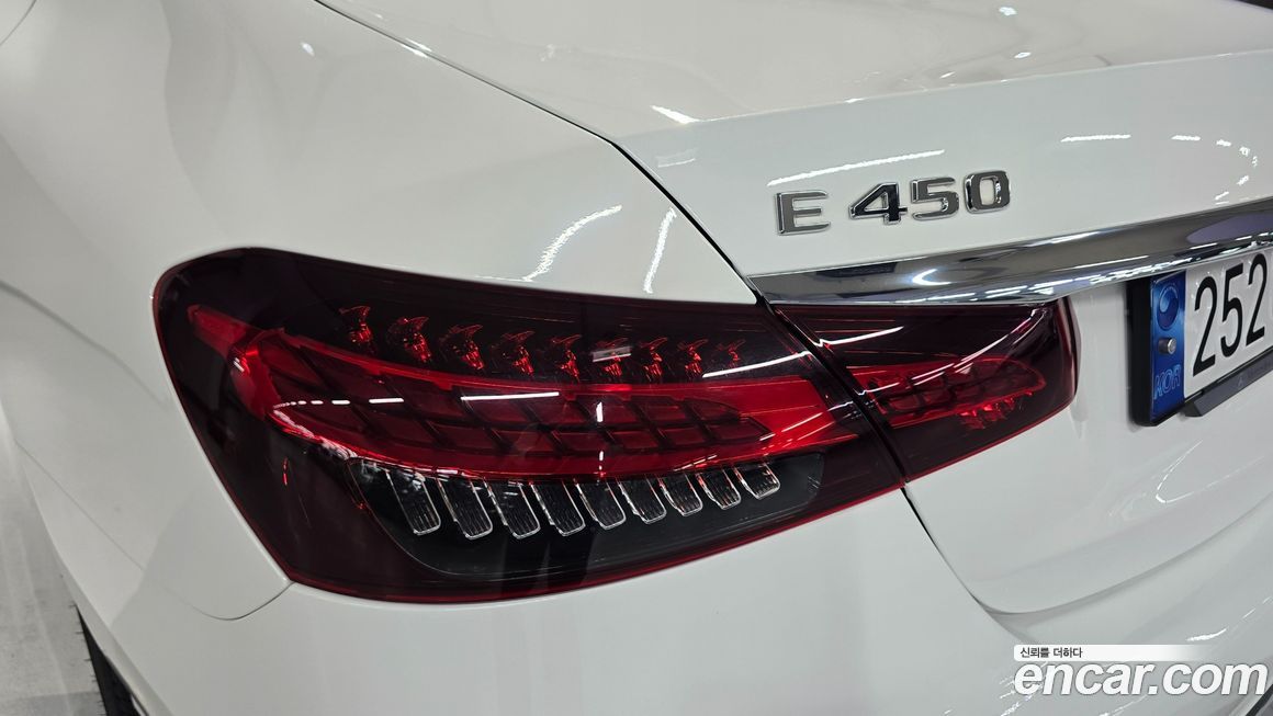 Mercedes-Benz E-Class 2022