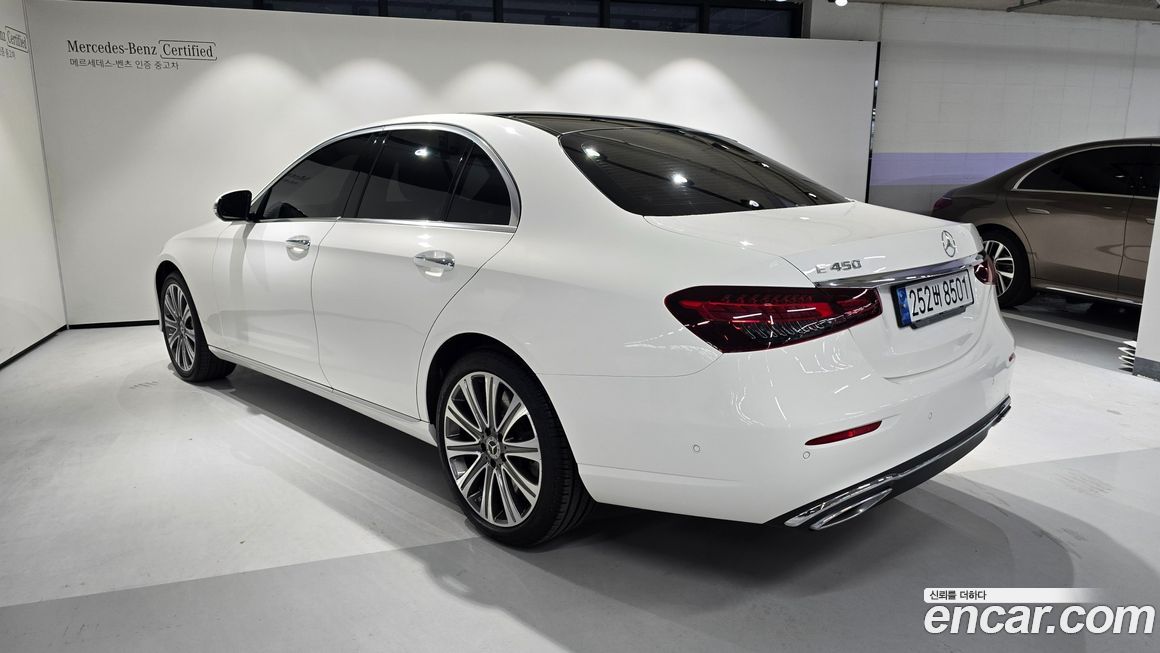 Mercedes-Benz E-Class 2022