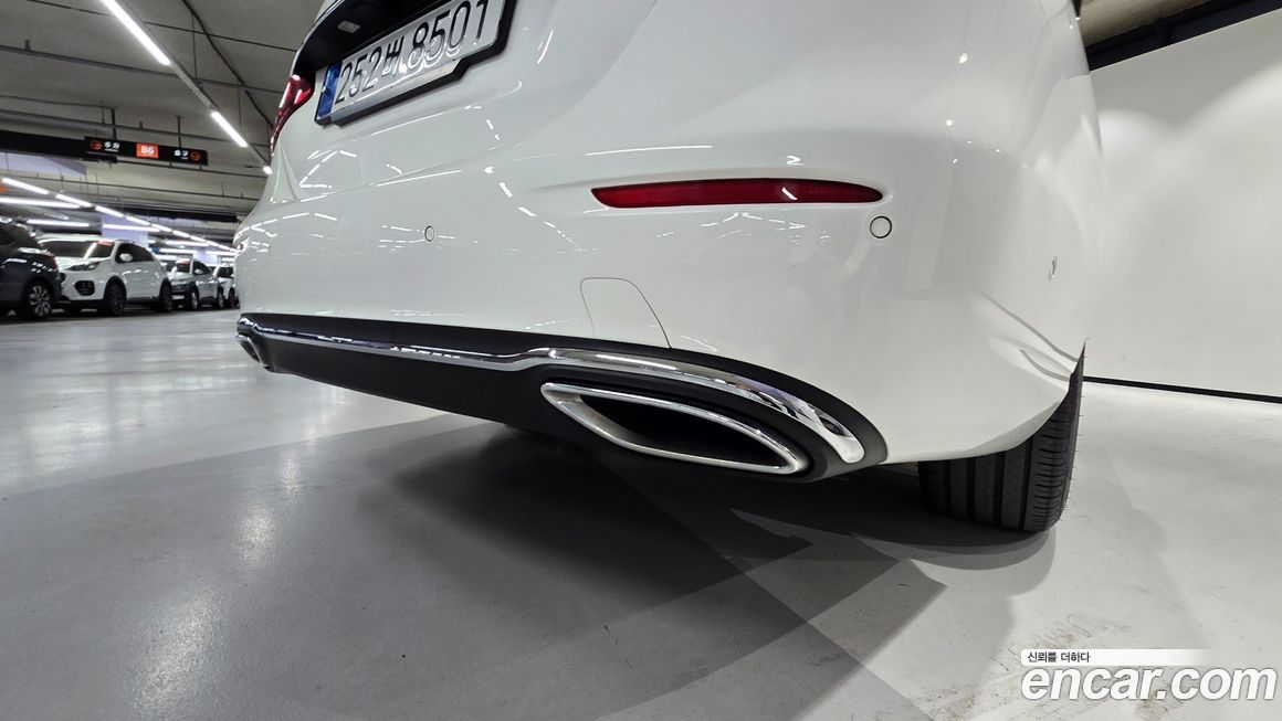 Mercedes-Benz E-Class 2022