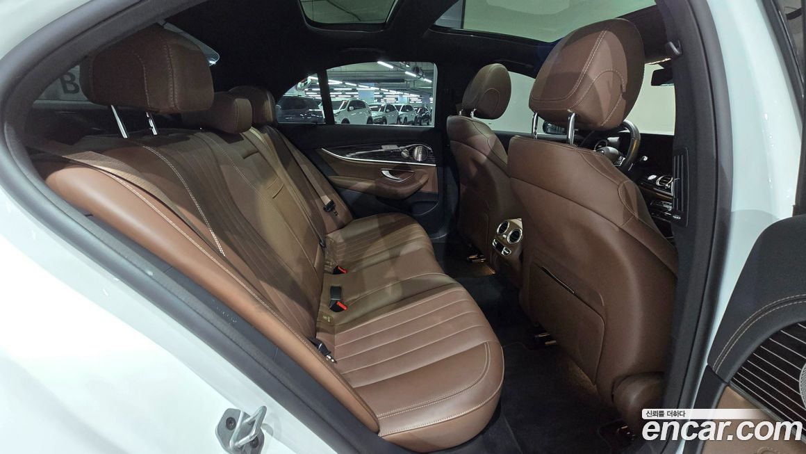 Mercedes-Benz E-Class 2022