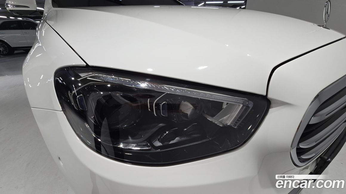 Mercedes-Benz E-Class 2022