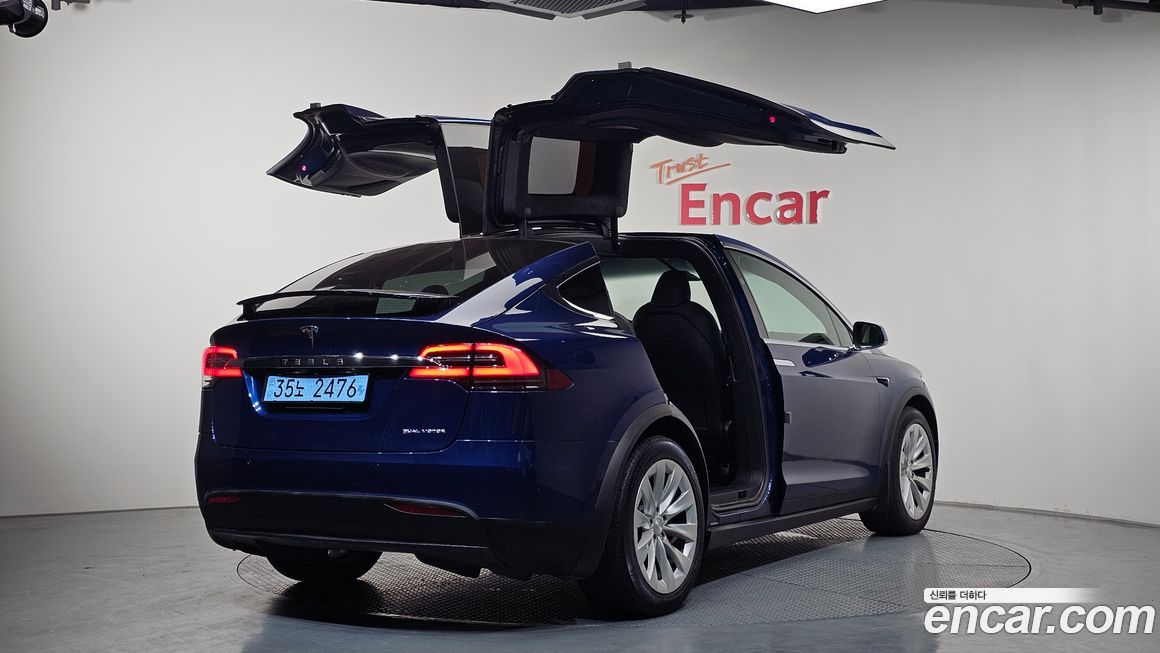Tesla Model X 2020