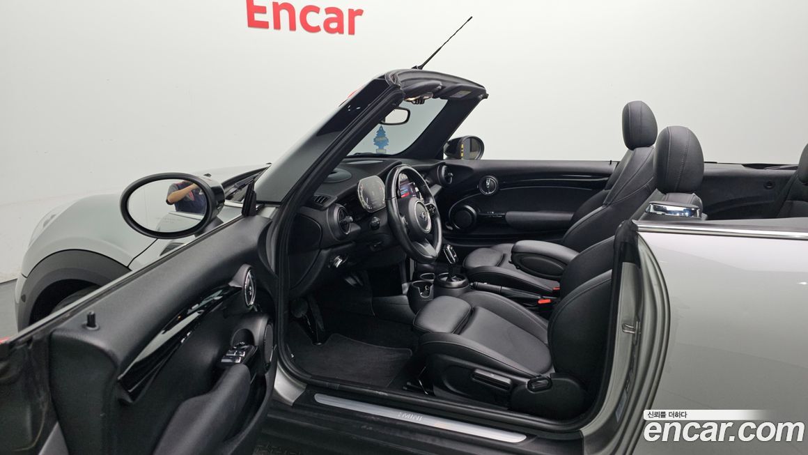 Mini Cooper Convertible 2024