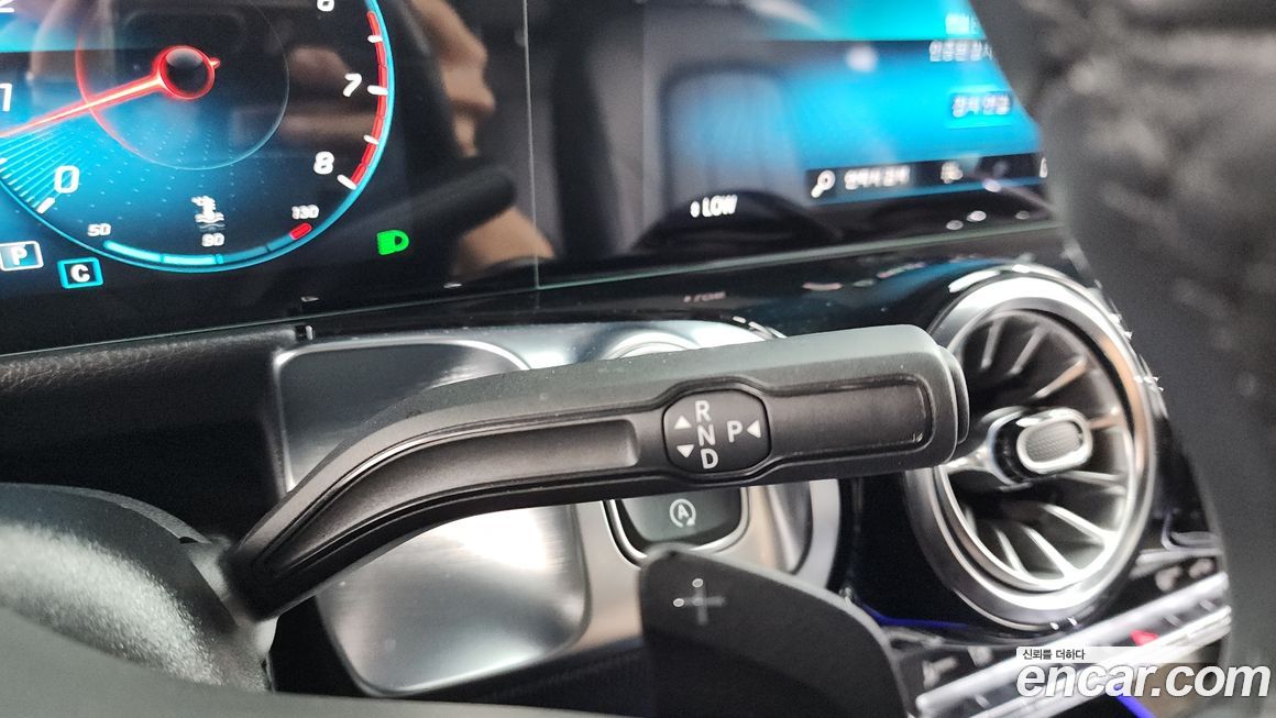 Mercedes-Benz GLB-Class 2021