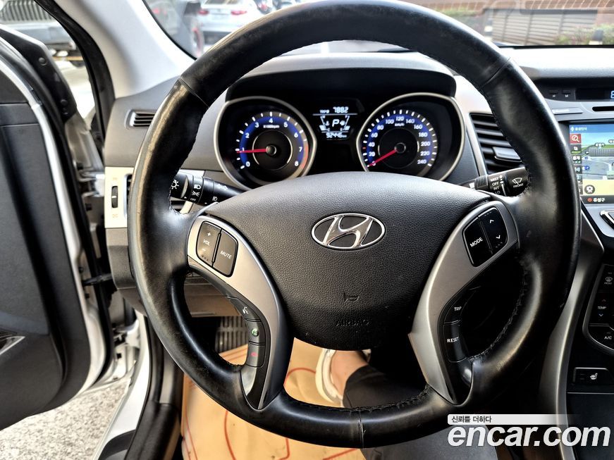 Hyundai AVANTE 2016