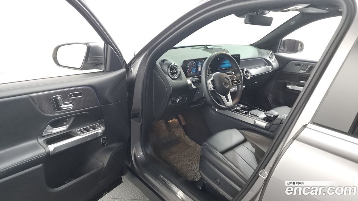 Mercedes-Benz GLB-Class 2021