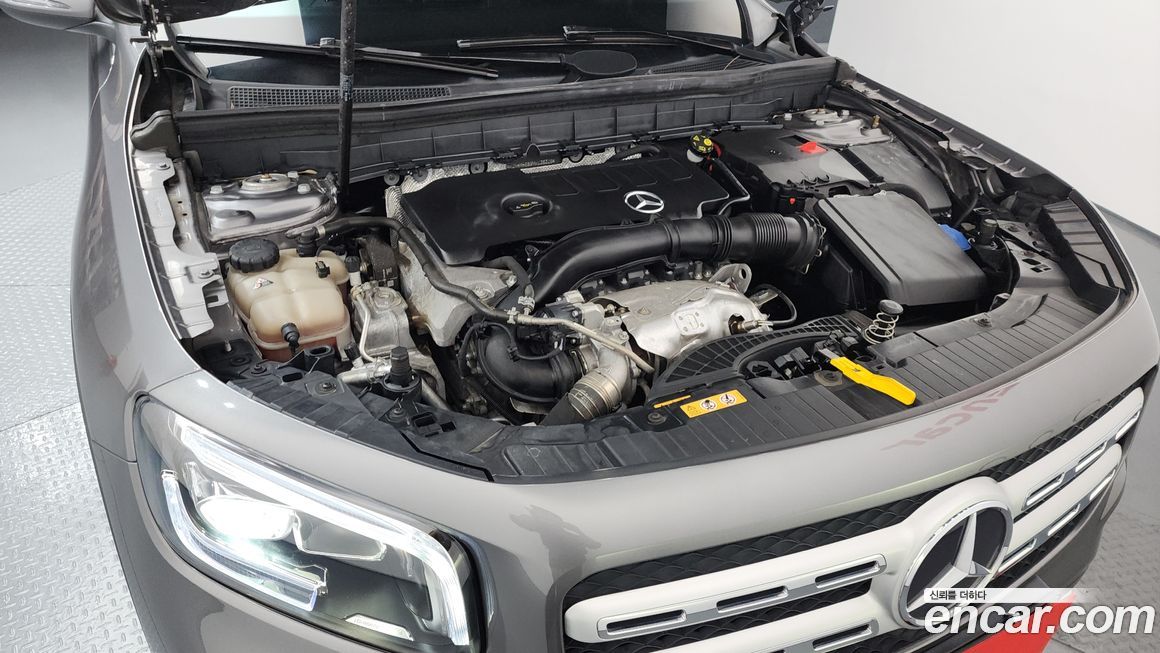 Mercedes-Benz GLB-Class 2021