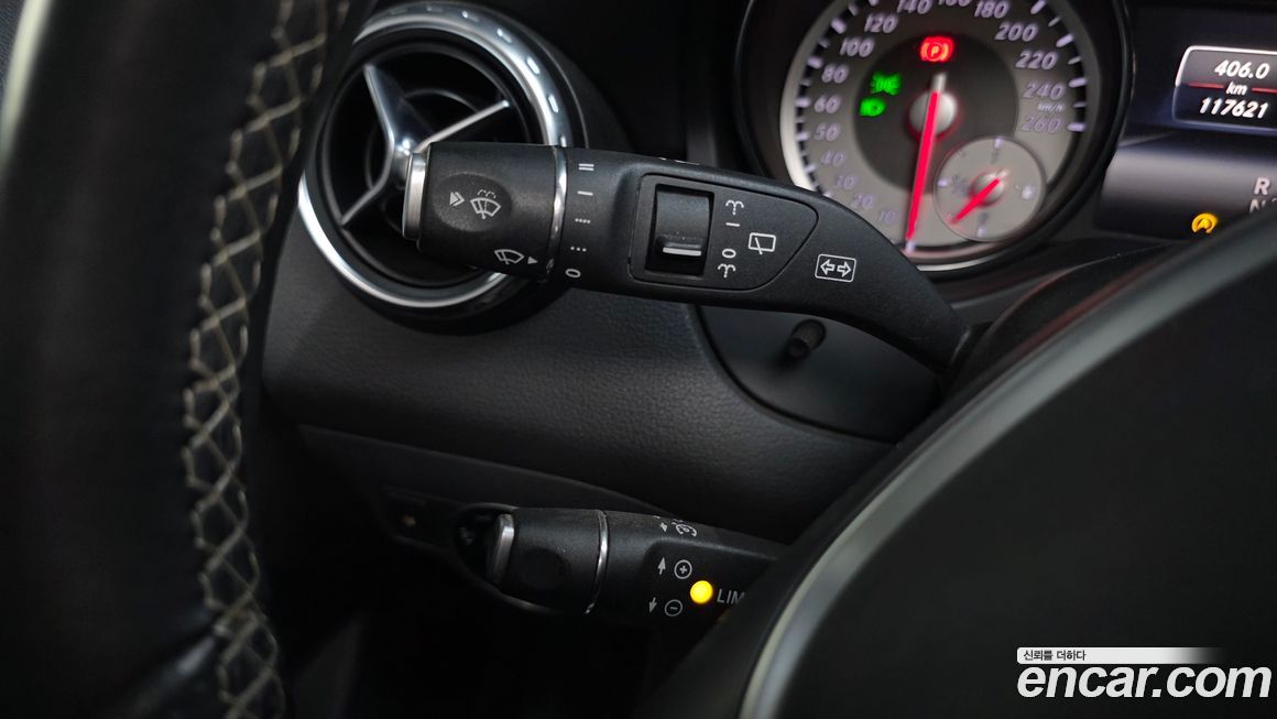 Mercedes-Benz GLA-Class 2015