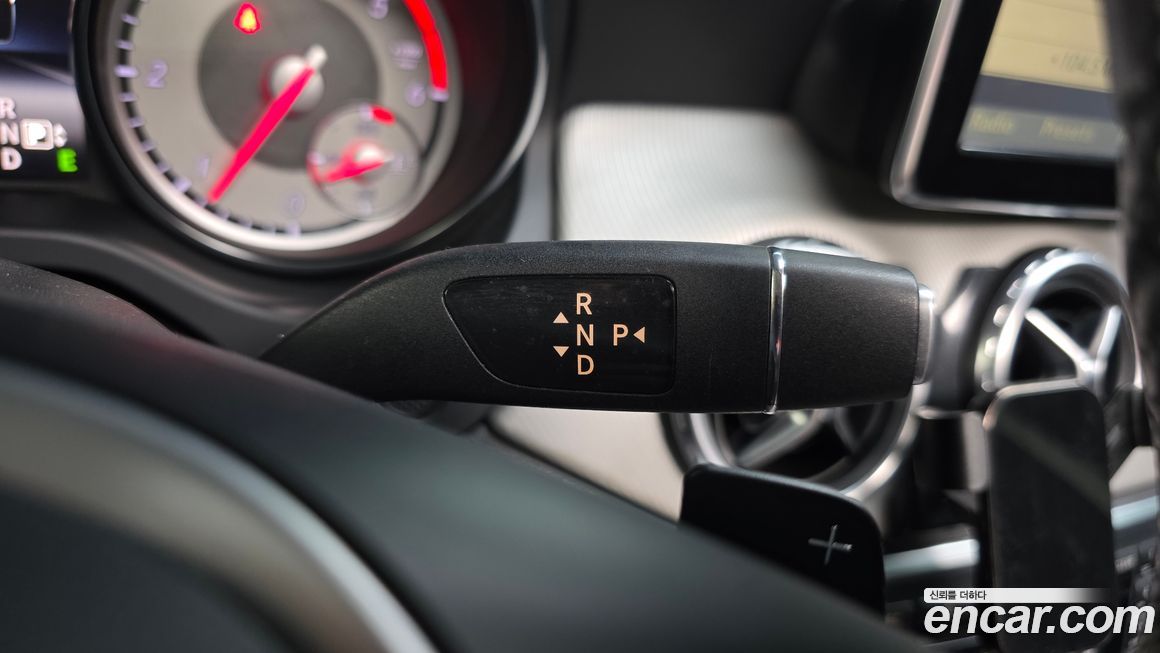 Mercedes-Benz GLA-Class 2015