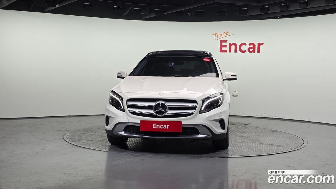 Mercedes-Benz GLA-Class 2015