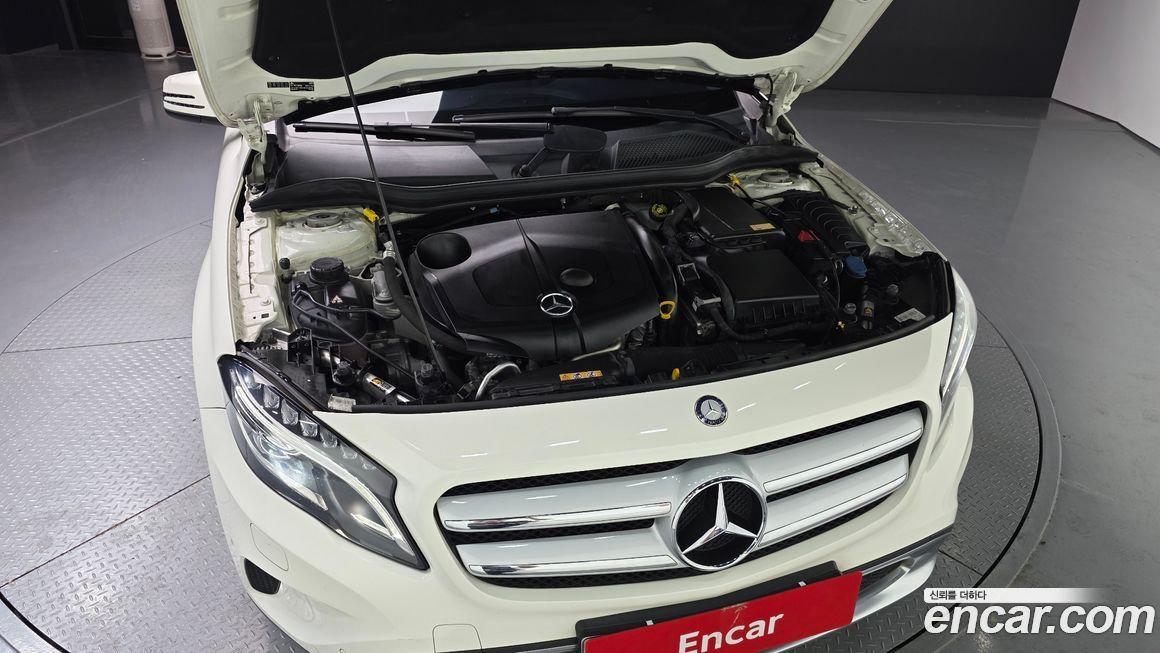 Mercedes-Benz GLA-Class 2015