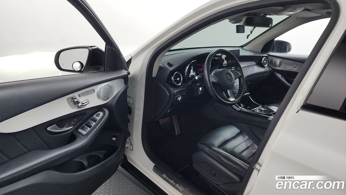 Mercedes-Benz GLC-Class 2018