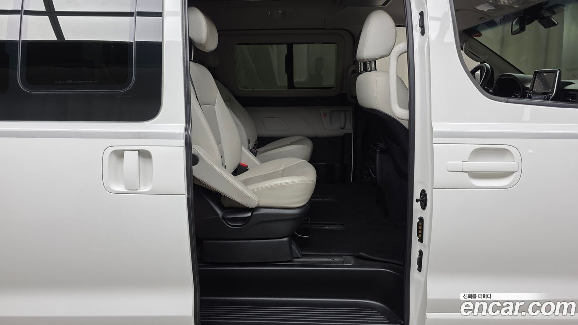 Hyundai Starex 2021