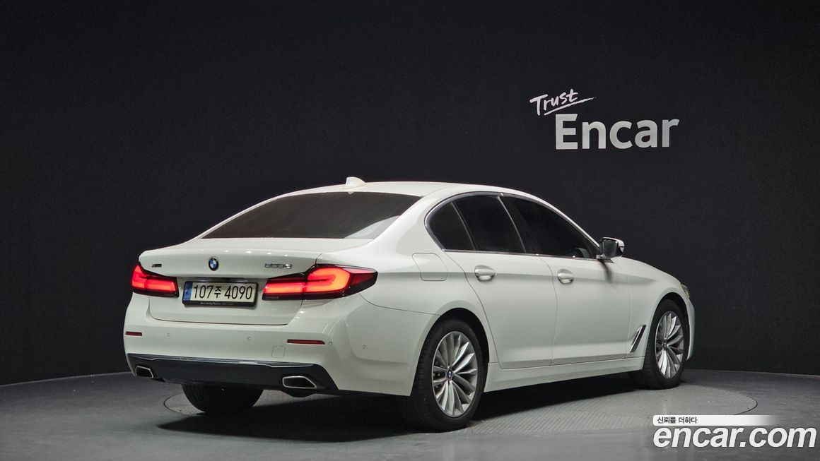 BMW 5-Series 2021