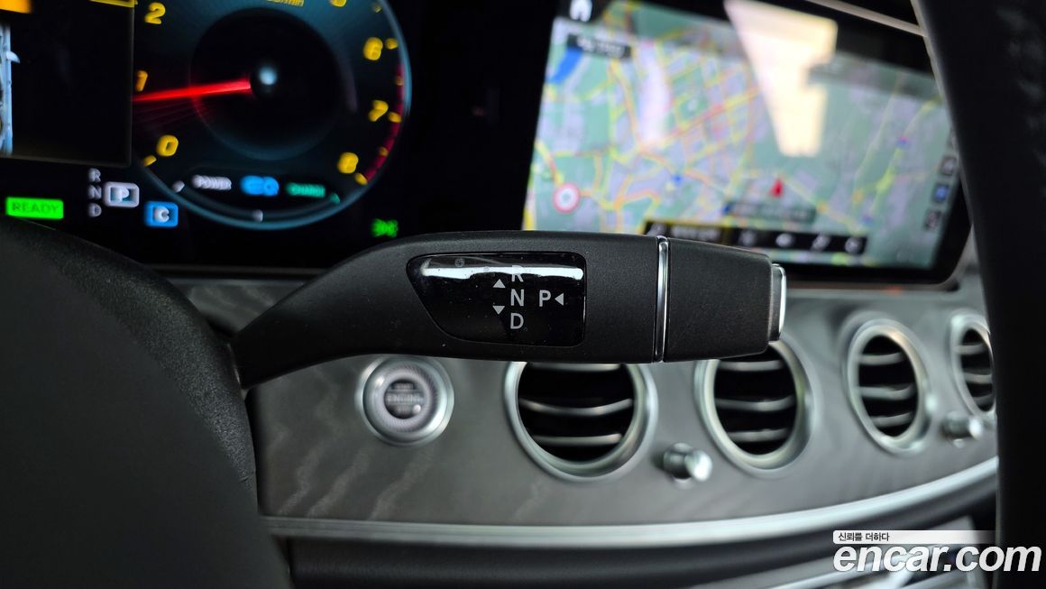 Mercedes-Benz E-Class 2022
