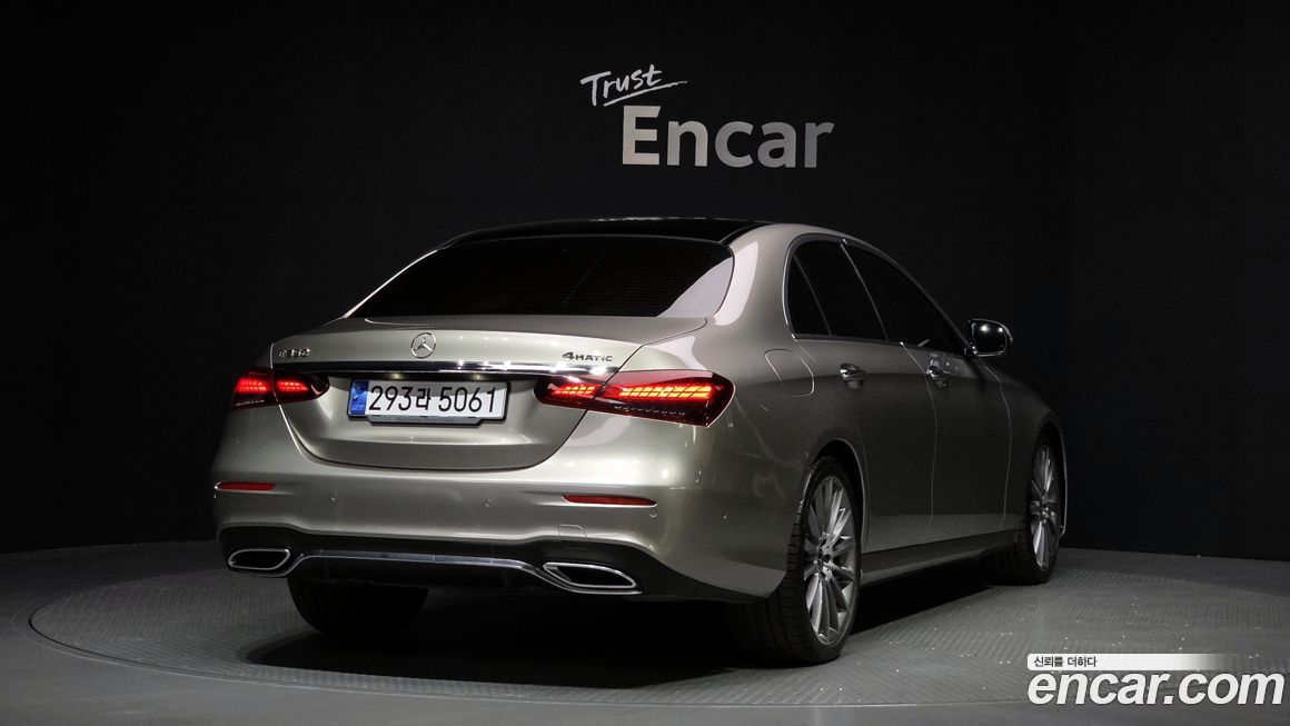 Mercedes-Benz E-Class 2022