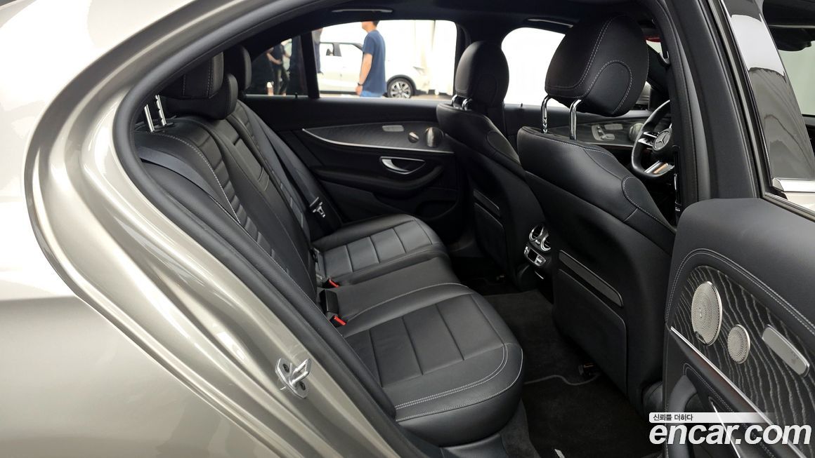 Mercedes-Benz E-Class 2022