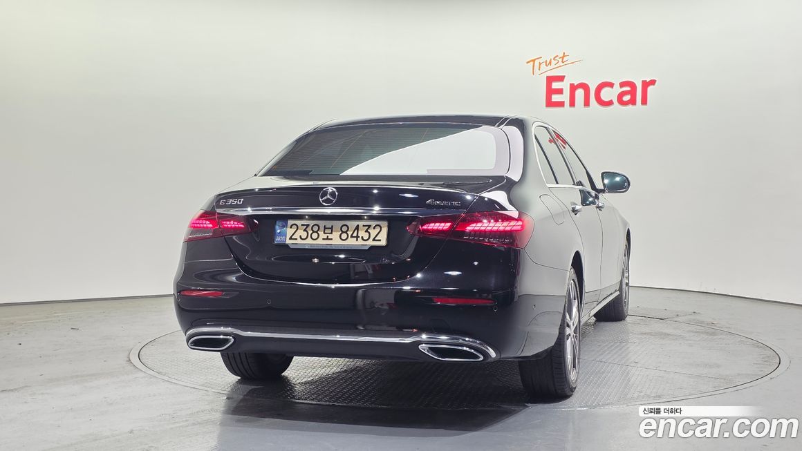 Mercedes-Benz E-Class 2022