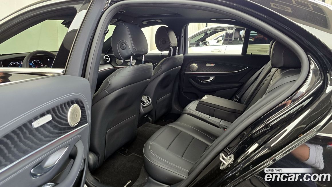 Mercedes-Benz E-Class 2021