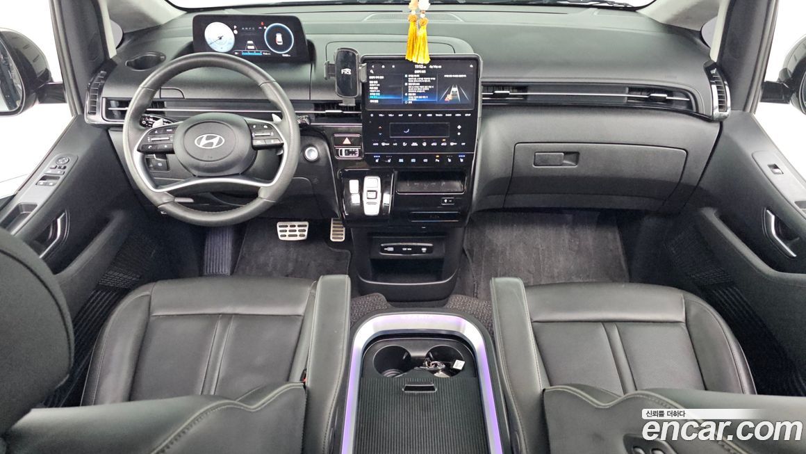 Hyundai Staria 2025