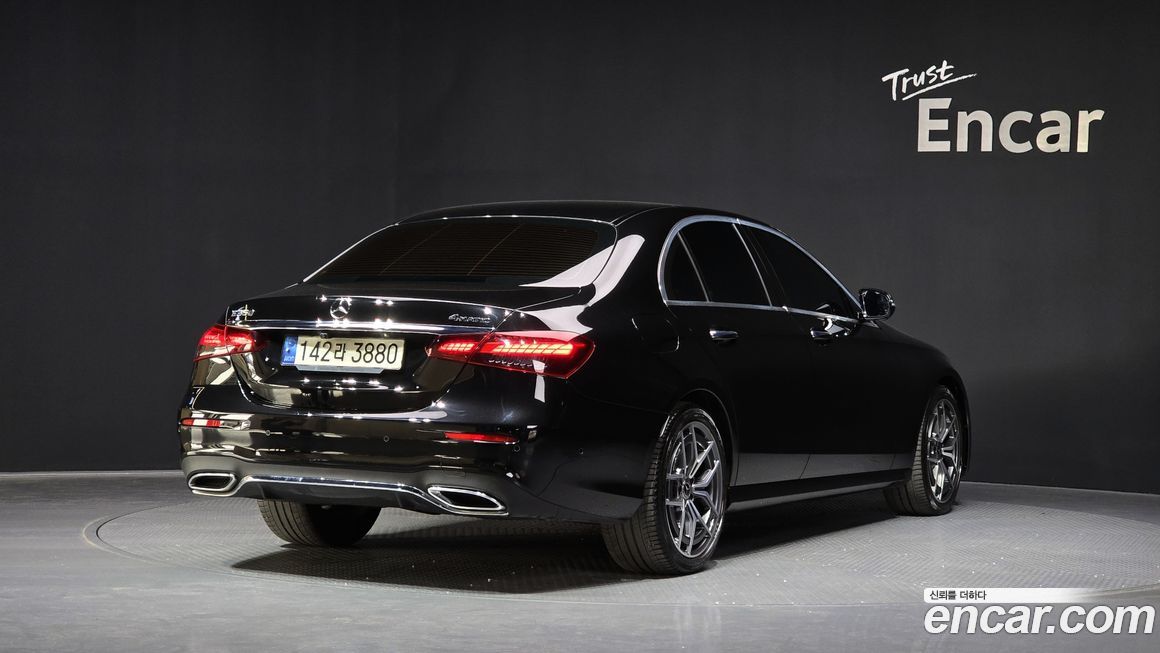 Mercedes-Benz E-Class 2021