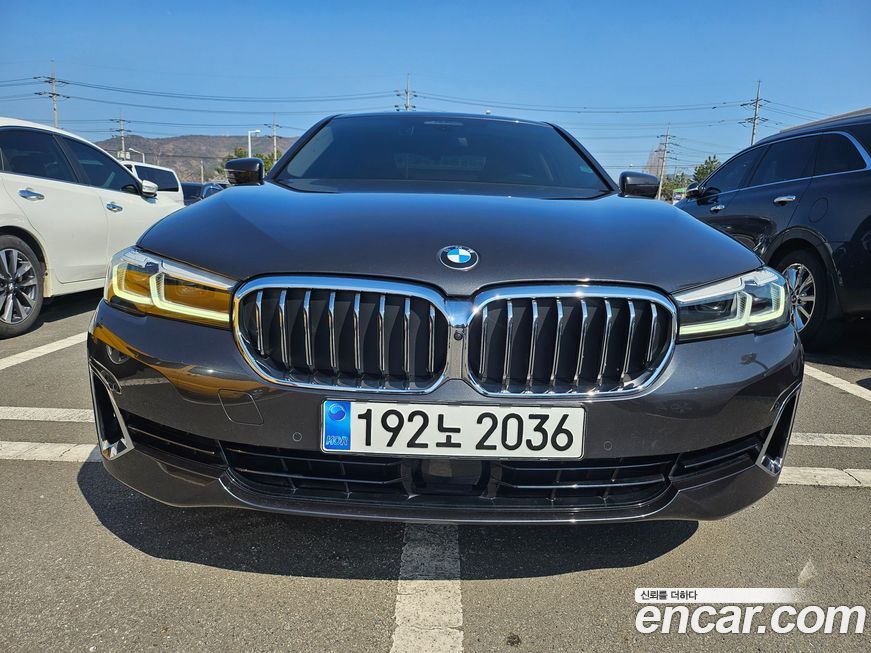 BMW 5-Series 2023
