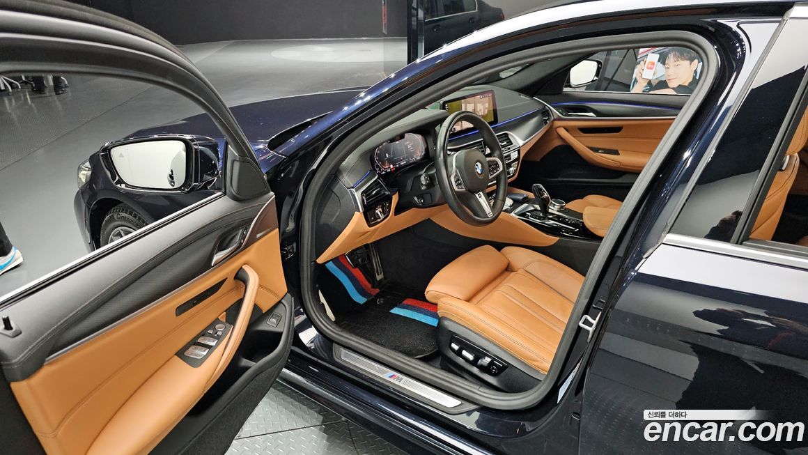 BMW 5-Series 2023