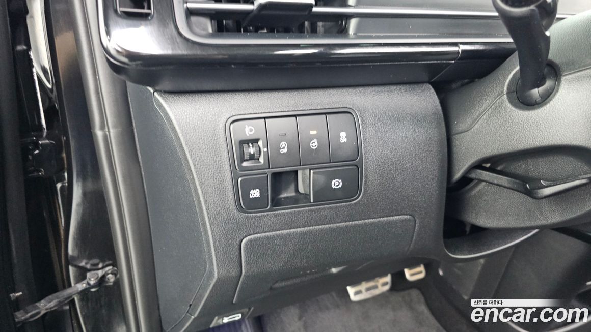 Hyundai Staria 2025