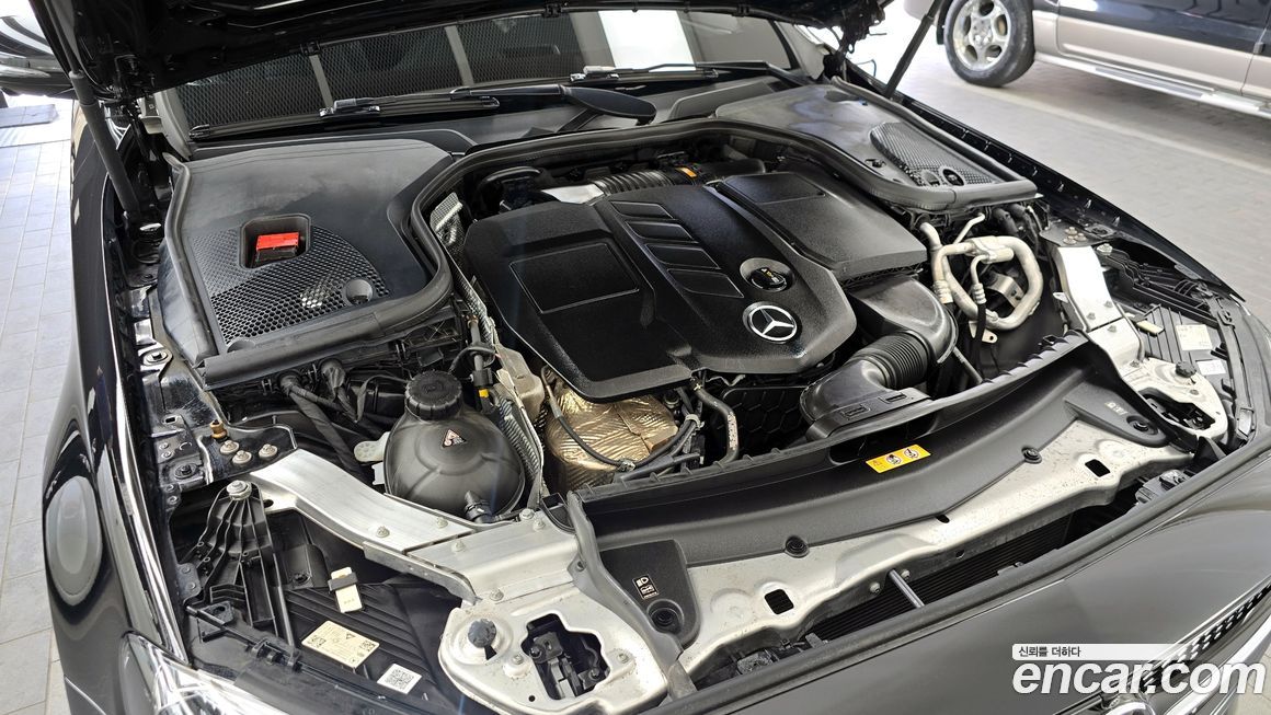 Mercedes-Benz E-Class 2021