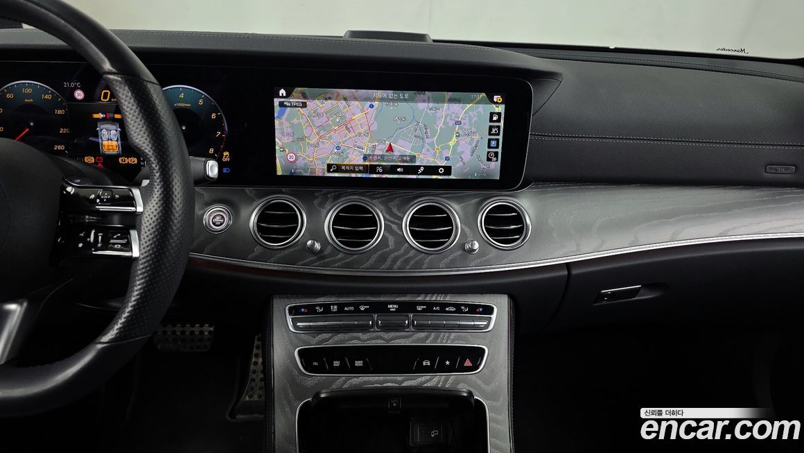 Mercedes-Benz E-Class 2022