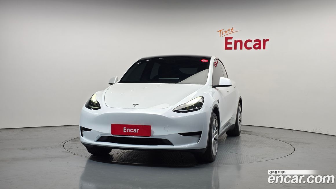 Tesla Model Y 2024