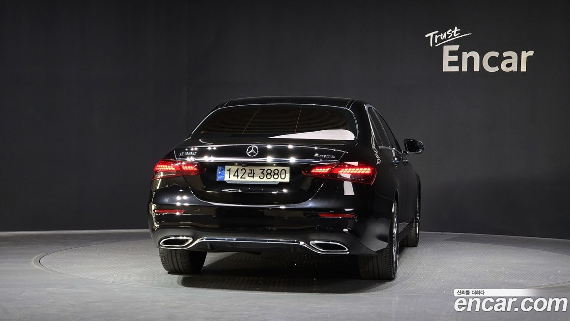 Mercedes-Benz E-Class 2021