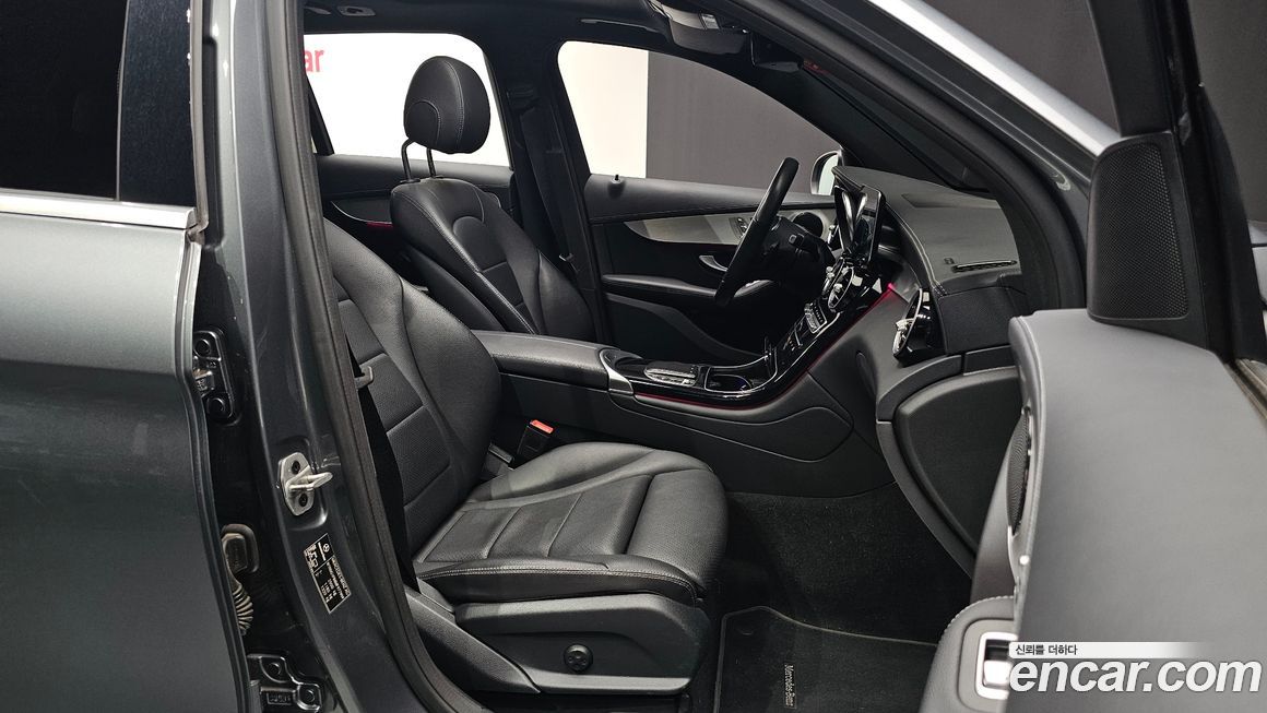 Mercedes-Benz GLC-Class 2021