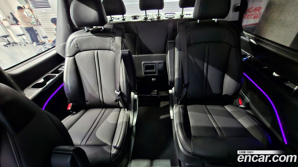 Hyundai Staria 2025