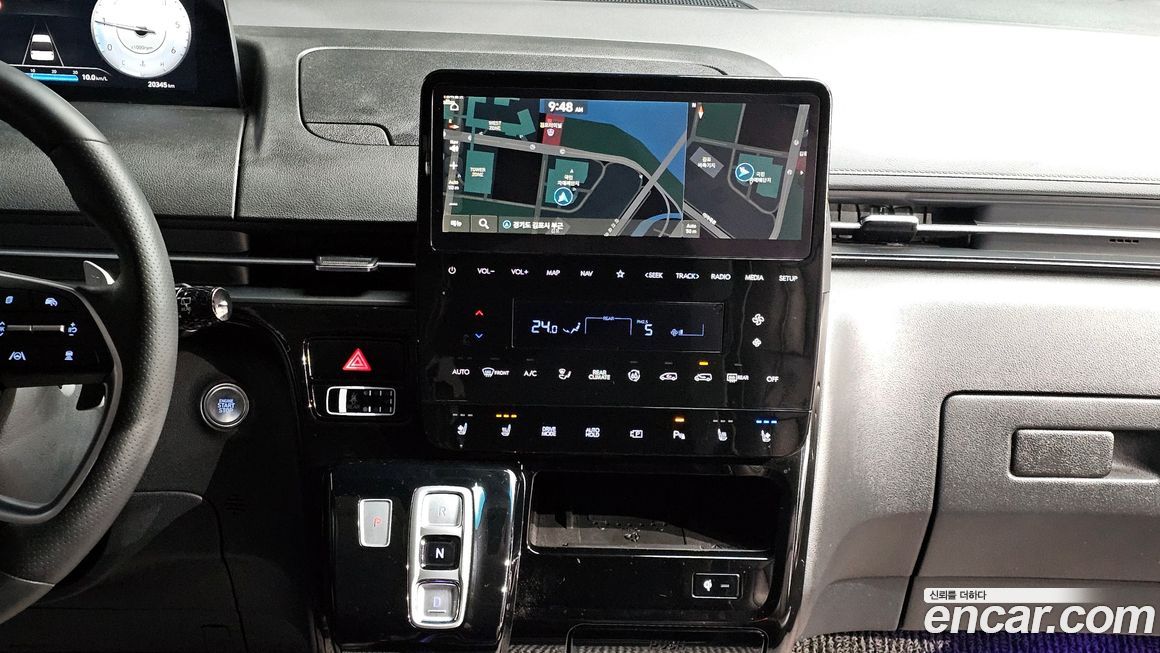 Hyundai Staria 2025