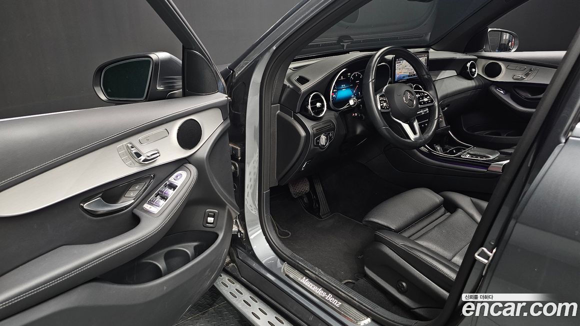 Mercedes-Benz GLC-Class 2021