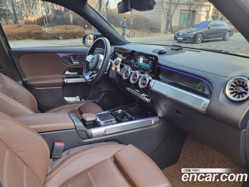 Mercedes-Benz GLB-Class 2023