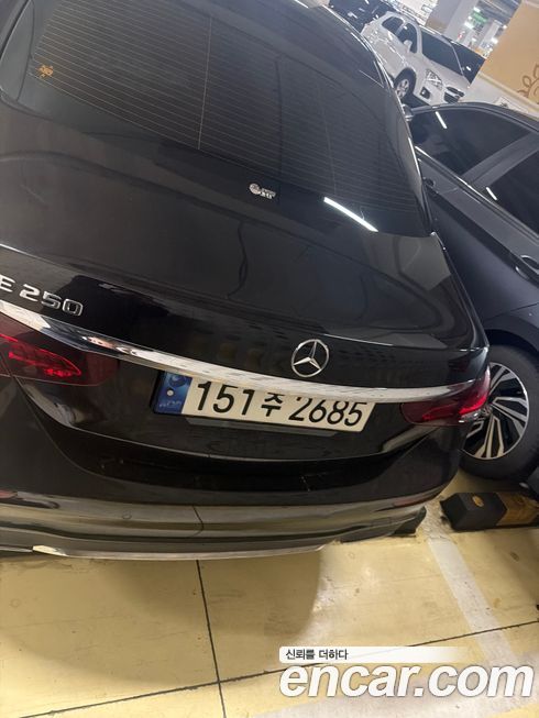 Mercedes-Benz E-Class 2023