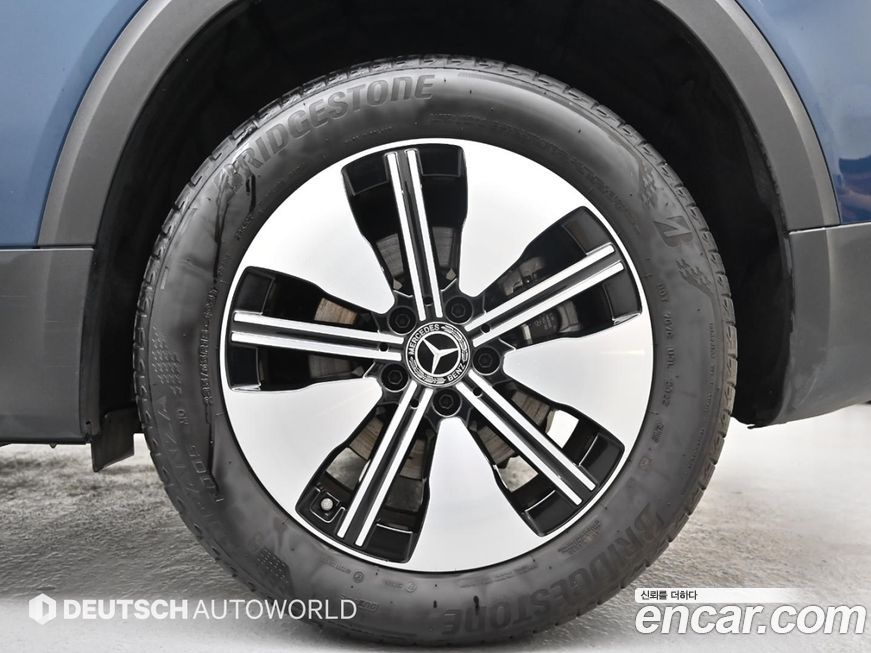 Mercedes-Benz EQB 2023