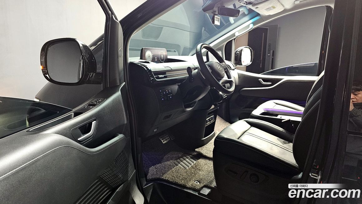 Hyundai Staria 2025